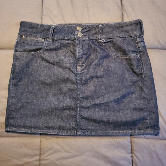 Old Navy Denim Skirt - Picture 1 of 6